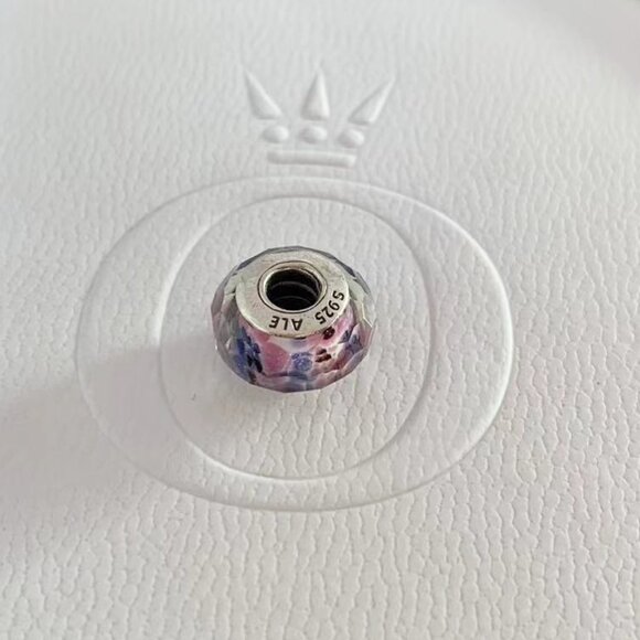 Pandora Light Purple Shimmering Glass Bead S925 sterling silver string ornament - Picture 2 of 3